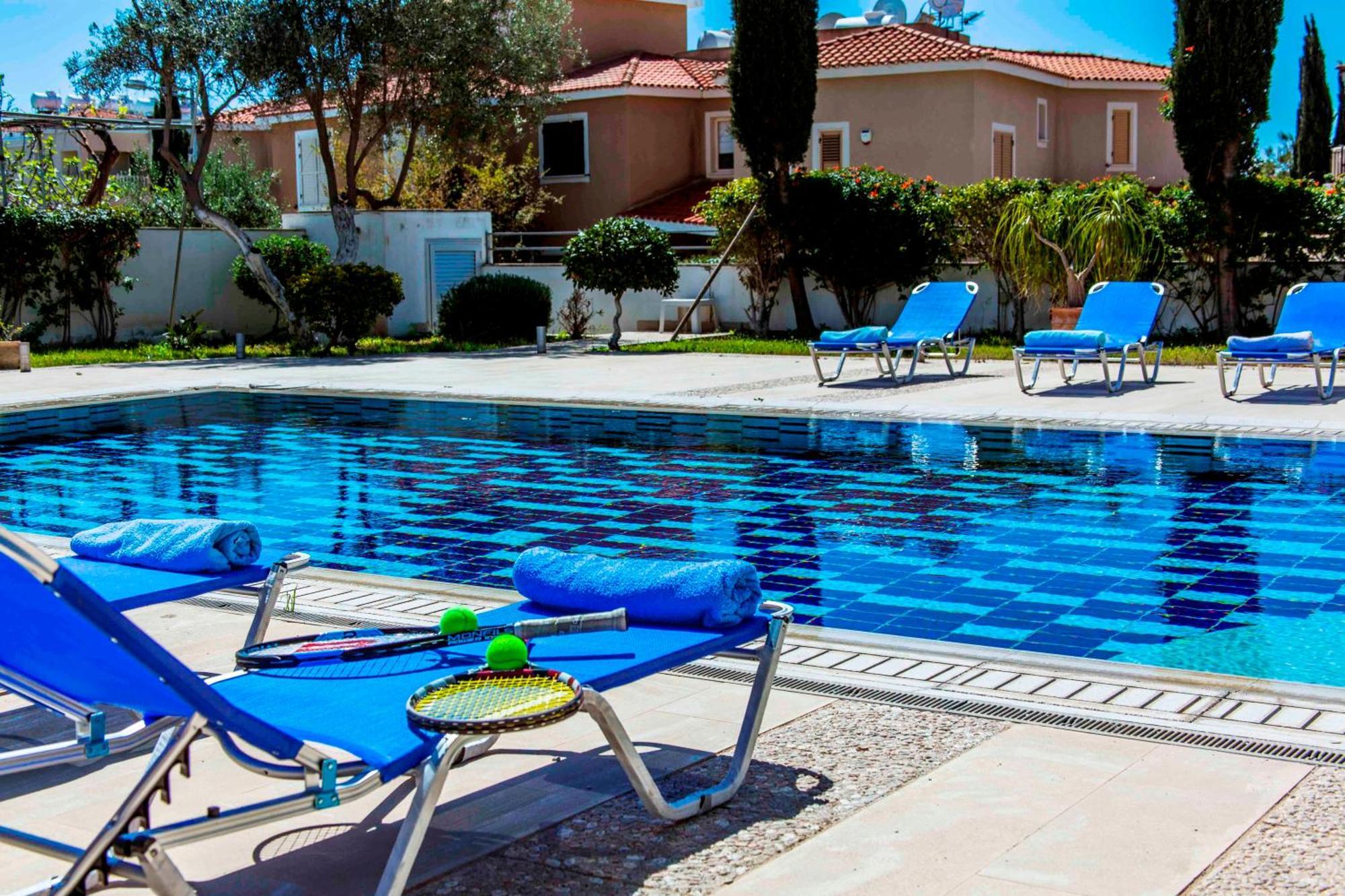 6 Bdr With Tennis Court