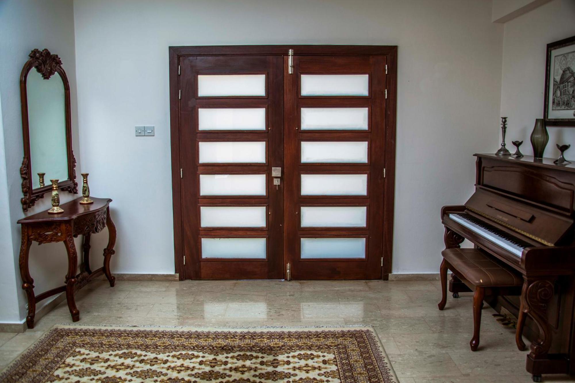 6 Bdr With Tennis Court
