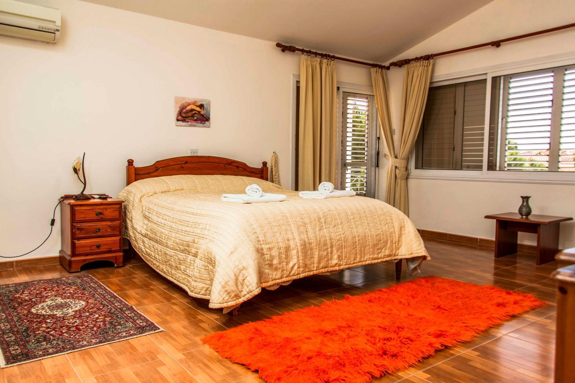 Willa 6 Bdr With Tennis Court *