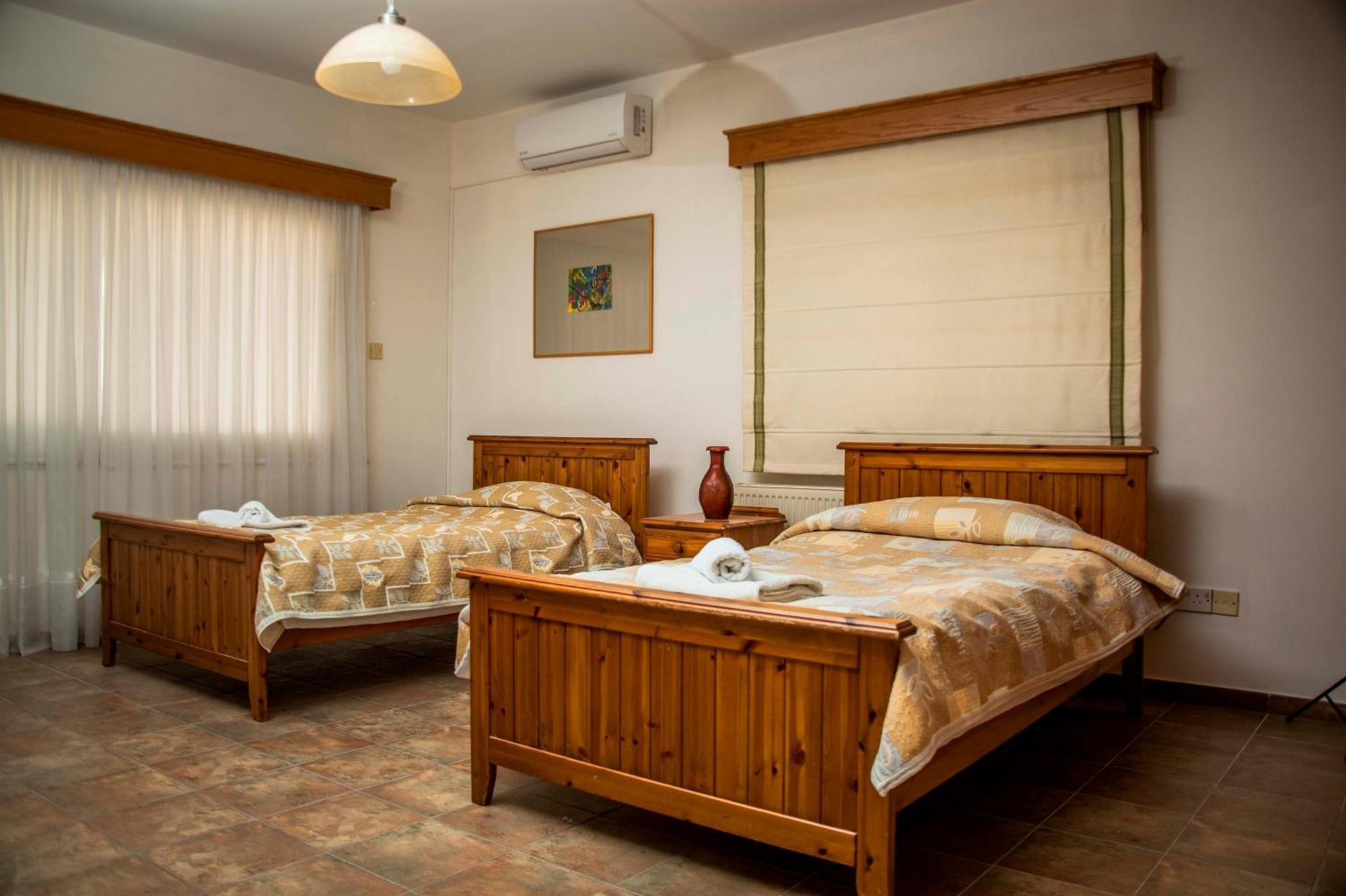Willa 6 Bdr With Tennis Court