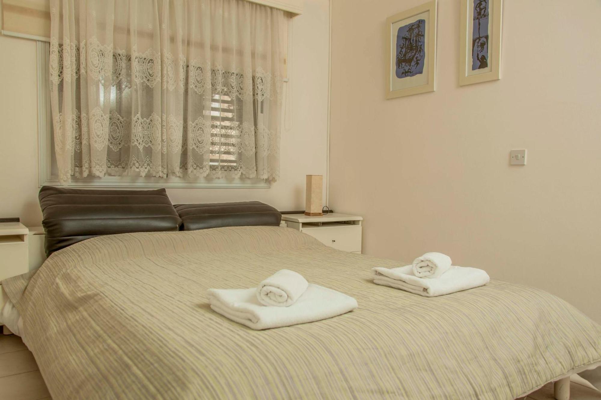 6 Bdr With Tennis Court Pafos