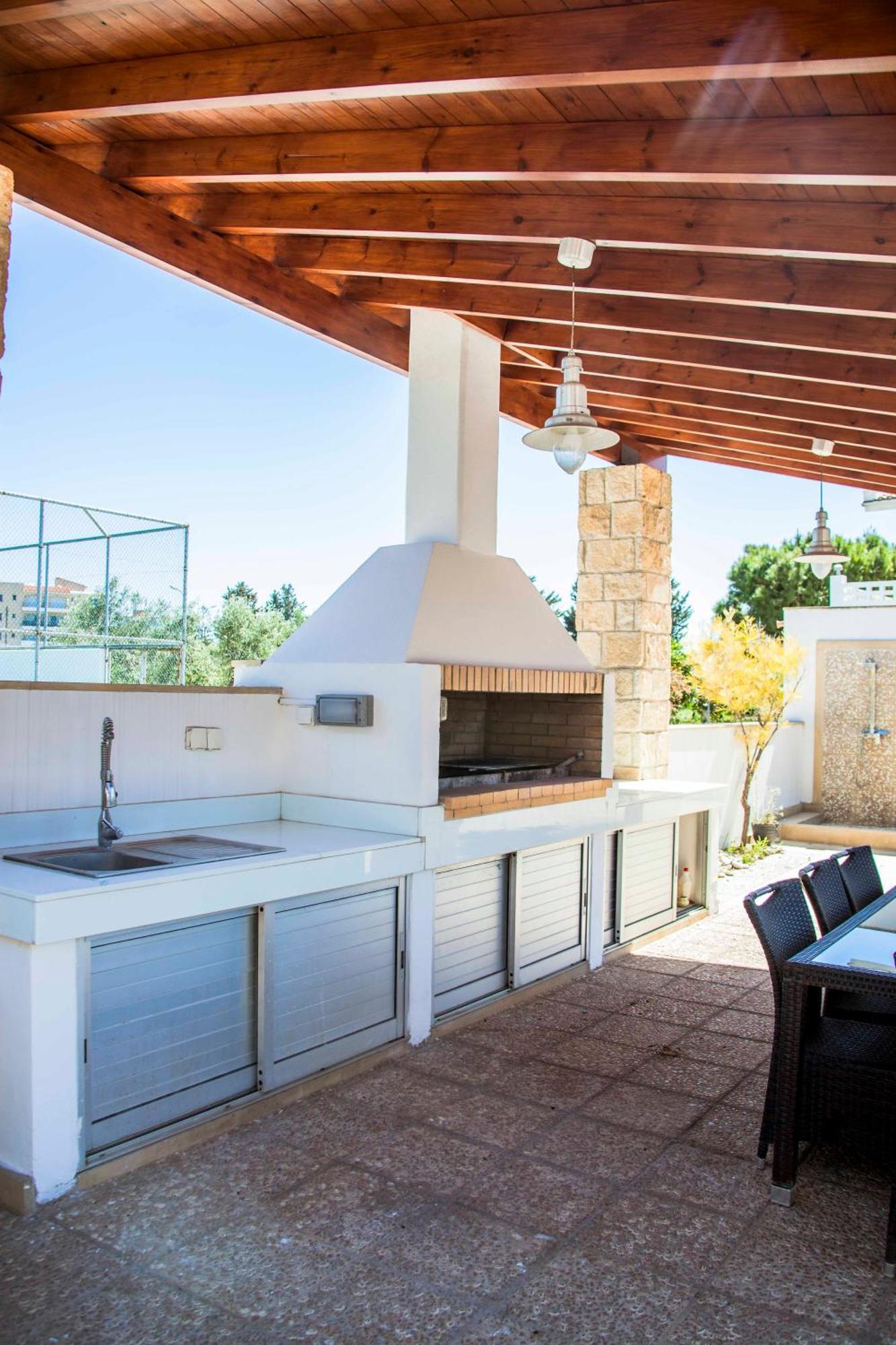 Willa 6 Bdr With Tennis Court *