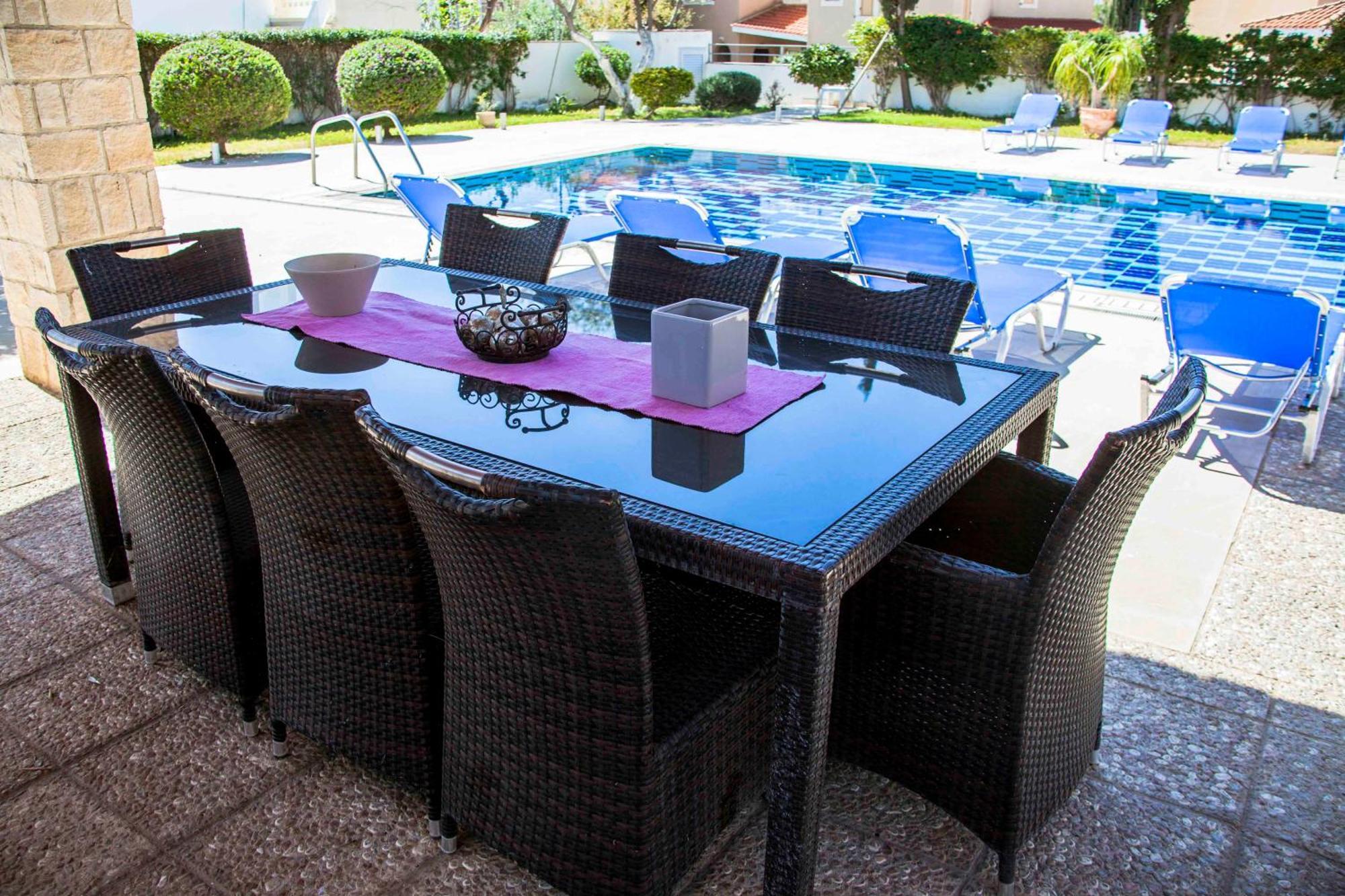 6 Bdr With Tennis Court