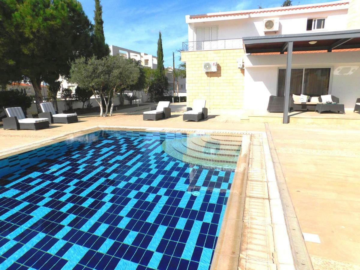 Willa 6 Bdr With Tennis Court Pafos